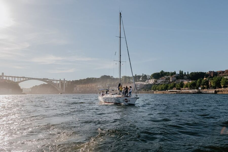 Porto: Sunset Cruise with Welcome Drink in a Sailboat - Cais de Gaia and Porto’s famous bridge
