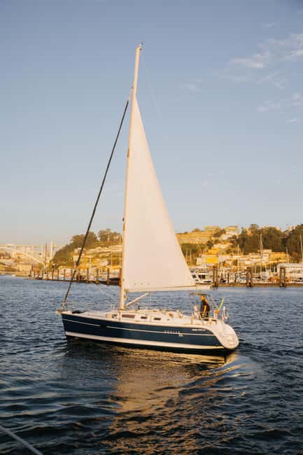 Porto: Sunset Cruise with Welcome Drink in a Sailboat - Setting out from R. da Praia