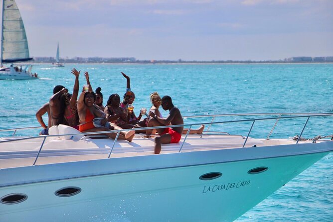 Private 50FT Yacht Rental in Cancún P8 - What the four-hour route can include