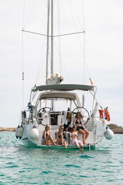 Private and exclusive sailboat in and around the Bay of Palma - Setting out from Club de Mar in Palma