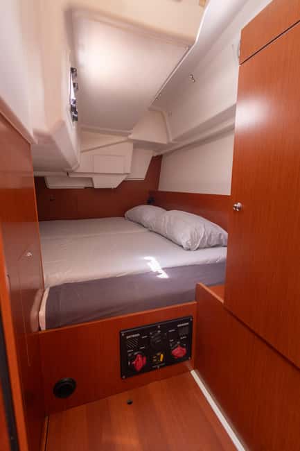 Private and exclusive sailboat in and around the Bay of Palma - What the $812 group price really means