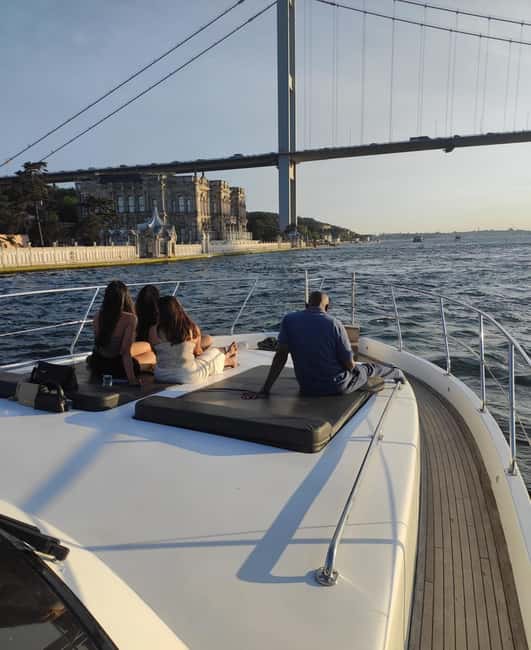 Private Bosphorus Yacht with Local Guide and Snacks - Why a sunset yacht works so well in Istanbul