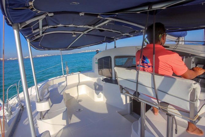 Private Catamaran from Cancun to Isla Mujeres | For up to 30 pepl - Leaving from Marina Las Perlas