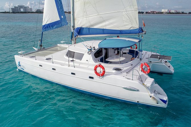 Private Catamaran from Cancun to Isla Mujeres | For up to 30 pp - Playa Norte and the Isla Mujeres break