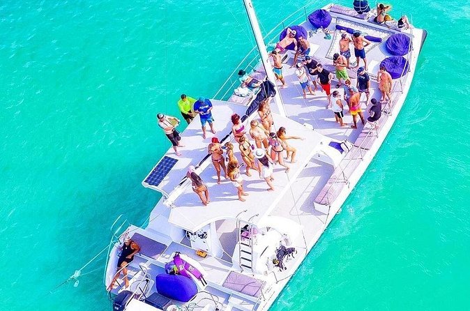 Private Catamaran Snorkeling Family Adventure - Drinks, music, and the party atmosphere