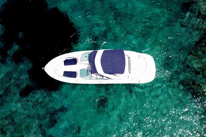 Private Charter 30ft Sports Yacht - What the private format means for your group