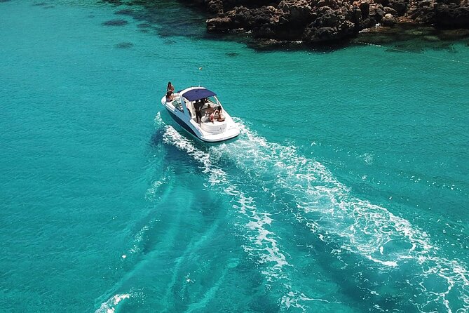 Private Charter 30ft Sports Yacht - What the guide can add to the experience