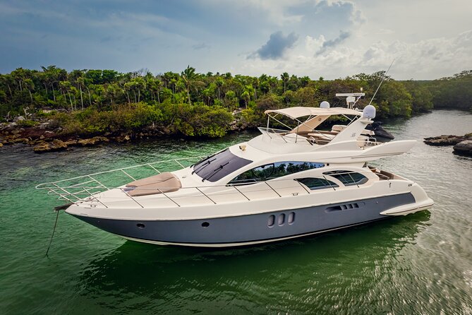 Private Luxury Sunset Dinner Cruise – 51' Leopard Yacht in Cancun - What the crew adds to the evening
