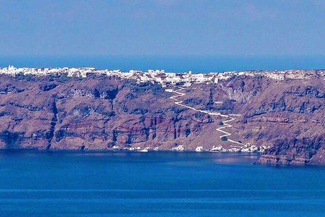 Private Motor Yacht Cruise with BBQ, Open Bar & Transfers - What this Santorini yacht cruise is really like