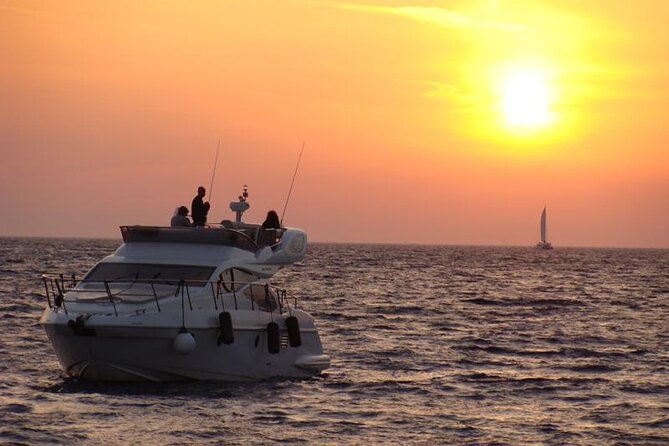 Private Motor Yacht Cruise with BBQ, Open Bar & Transfers - Palea Kameni and the sulfurous hot springs