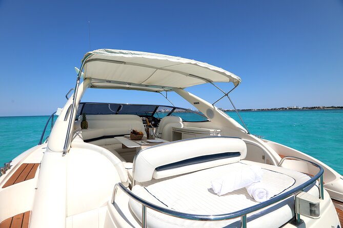 Private Premium Yacht 46FT Rental in Cancún - Four hours: the first worthwhile island option