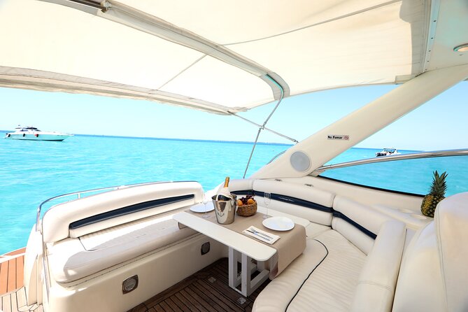 Private Premium Yacht 46FT Rental in Cancún - Service, crew, and the small details