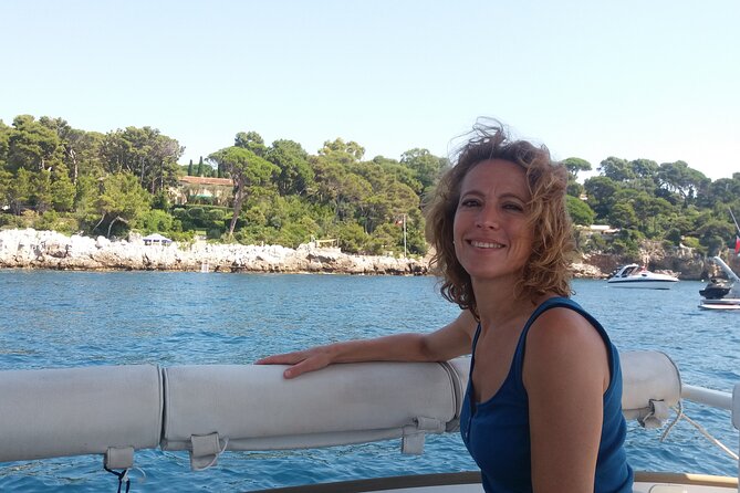 Private ride with sea bath in Solar Catamaran - What two hours really gives you