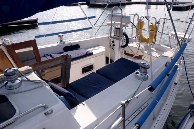 Private Sail New York with Brooklyn Sail (Reserve the entire boat) - Sunset, nighttime, and the best time to go