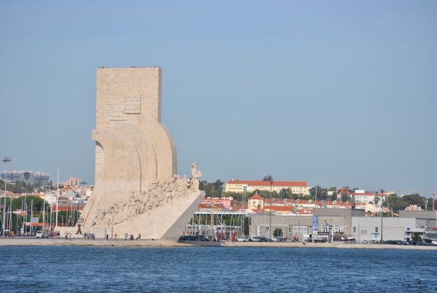 Private Sailing Boat Tour Lisbon with a drink: 2 to 8 Hours - Belém Tower and the riverfront icons