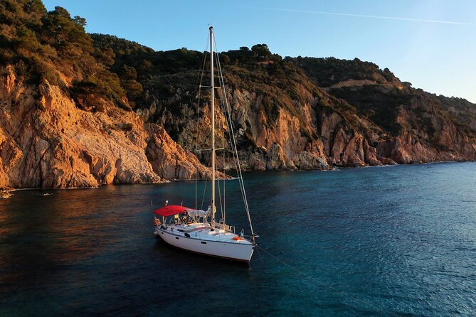 Private sailing tour with aperitif in Barcelona - Why the private format matters