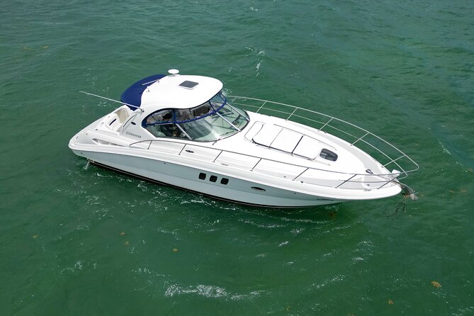 Private tour for 12 people on a 40 ft Yacht, Ft Lauderdale bay - Key points at a glance