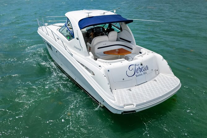 Private tour for 12 people on a 40 ft Yacht, Ft Lauderdale bay - What the Sundancer 40 offers onboard