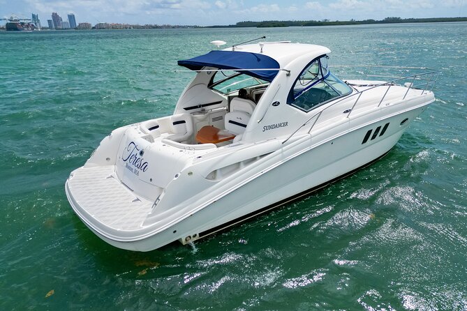 Private tour for 12 people on a 40 ft Yacht, Ft Lauderdale bay - Six hours: a full afternoon on Fort Lauderdale Bay
