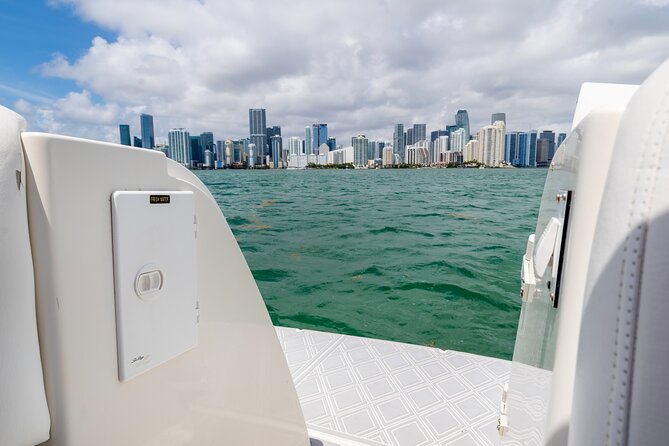 Private tour for 12 people on a 40 ft Yacht, Ft Lauderdale bay - Captains make a real difference