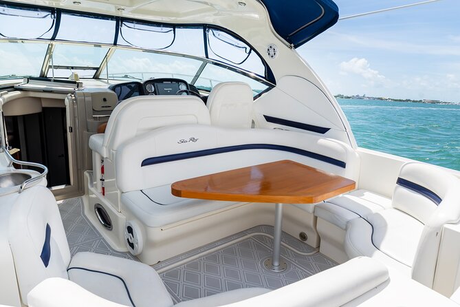 Private tour for 12 people on a 40 ft Yacht, Ft Lauderdale bay - What the price means for your group