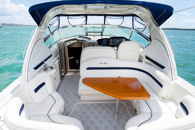 Private tour for 12 people on a 40 ft Yacht, Ft Lauderdale bay - Weather, swimming, and the need for a backup plan