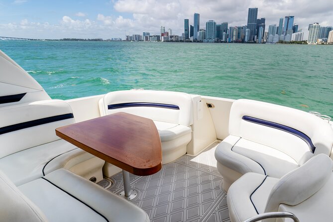 Private tour for 12 people on a 40 ft Yacht, Ft Lauderdale bay - Two hours: a short Fort Lauderdale sightseeing cruise