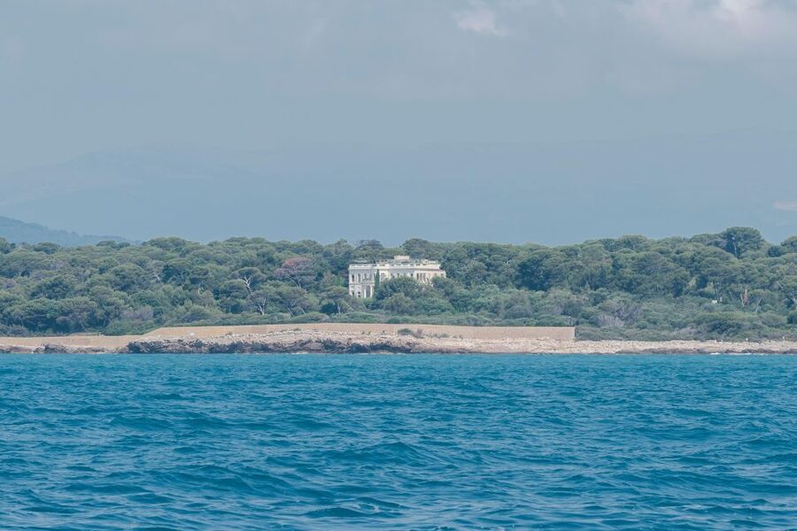 Private tour on a sailboat - Swim and paddle - Antibes Cape - Why Cap d’Antibes is best seen from the water