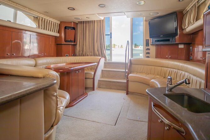 Private Yacht - 46 ft SeaRay Cancun Bay Snorkel 23P4 - Who will enjoy this yacht most
