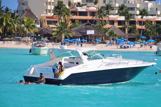Private Yacht 46ft Sea Ray Snorkel up to 15 pax 23P2 - Comfort, music, and onboard basics