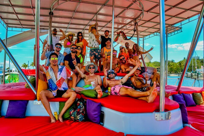 Private Yacht Charter ChicaFUN 3 Waterslides All Inclusive - Crew service and the value of a private boat
