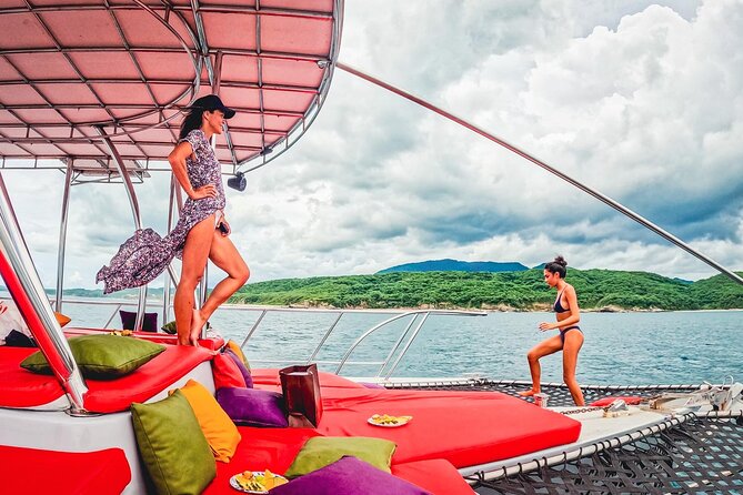 Private Yacht Charter ChicaFUN 3 Waterslides All Inclusive - Is $1,940 a fair price?