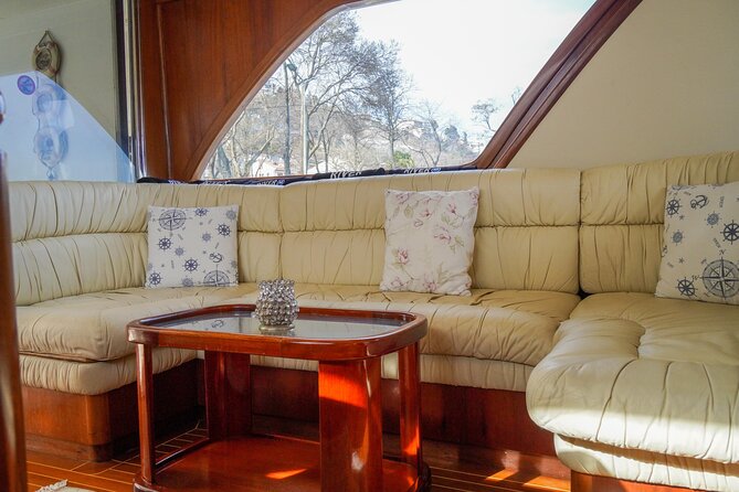 Private Yacht Cruise on Bosphorus - Bebek, Rumeli Fortress, and the second bridge