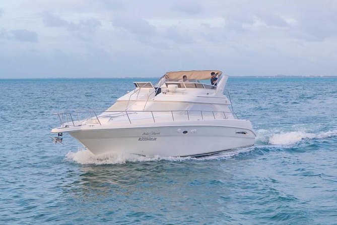 Private Yacht Rental Sea Ray 46ft Cancun 23P3 - The crew and the feel onboard