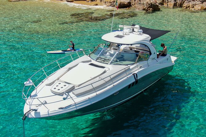 Private Yacht Sea Ray all-inclusive charter in Cabo - A private Sea Ray cruise with room to choose your pace
