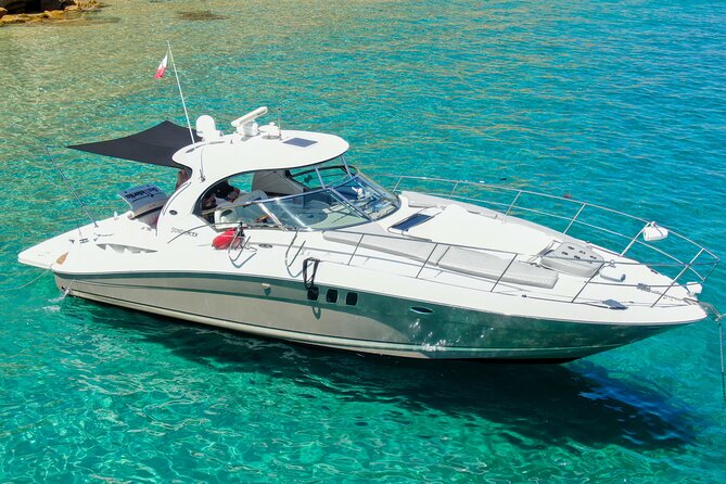 Private Yacht Sea Ray all-inclusive charter in Cabo - Crew service is the heart of the charter