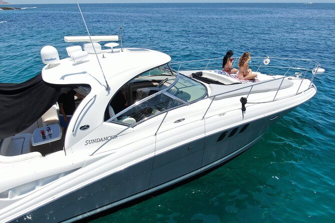 Private Yacht Sea Ray all-inclusive charter in Cabo - Starting at Cabo’s famous El Arco