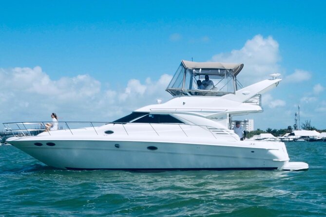 Private Yacht SeaRay 46ft Cancun 25P17 - What the four-hour route can offer