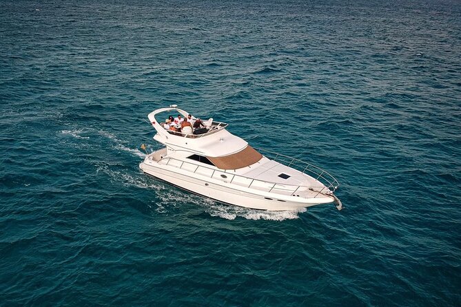 Private Yacht SeaRay 46ft Cancun 25P17 - Swimming and snorkeling on your own schedule