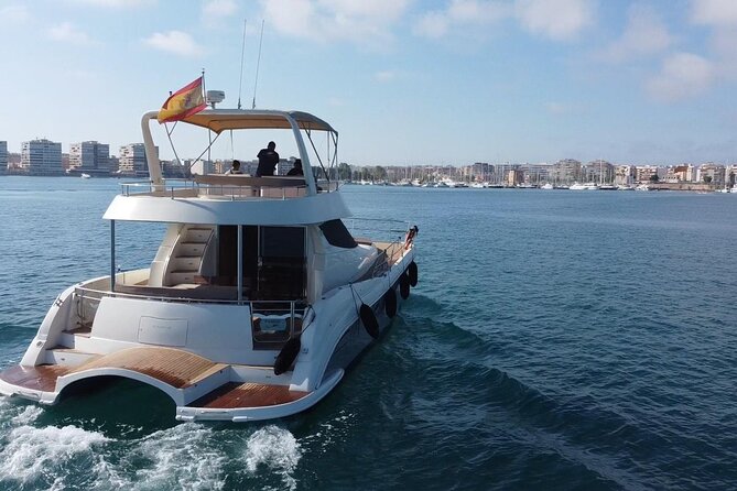 Puerto del Carmen: Catamaran Trip with Water Sports - Food, drinks, and the value of the $118 price