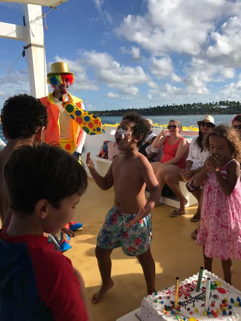 Punta Cana: Catamaran Family Tour - The children’s show and family entertainment