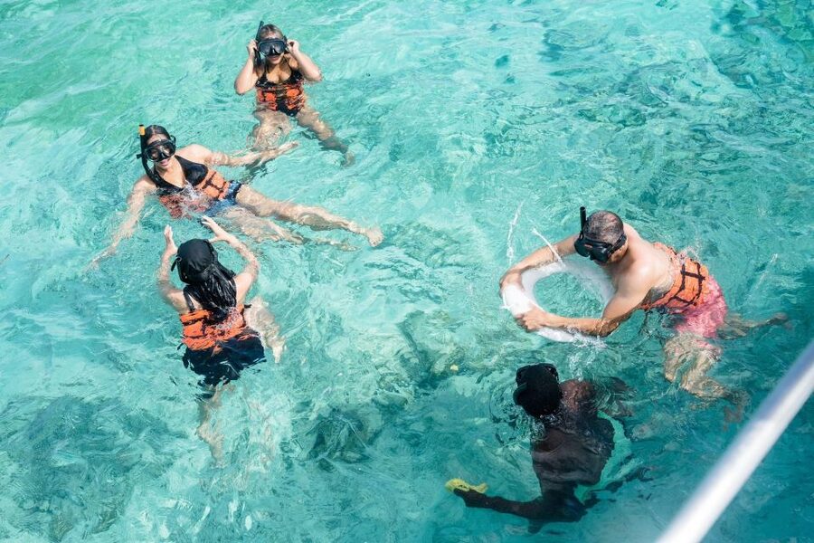 Punta Cana: Catamaran Tour with Reef Snorkeling and Open Bar - What the open bar and food are really like