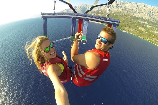Punta Cana Combo Tour: Snorkeling, Catamaran Cruise & Parasailing - The catamaran sets the tone