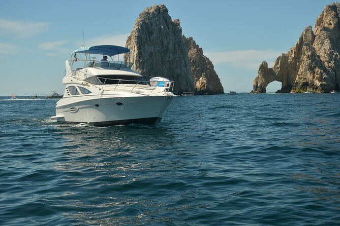 Pura Vida Yacht 42 FT with all inclusive service in Cabo - Open bar and the practical limits of all-inclusive