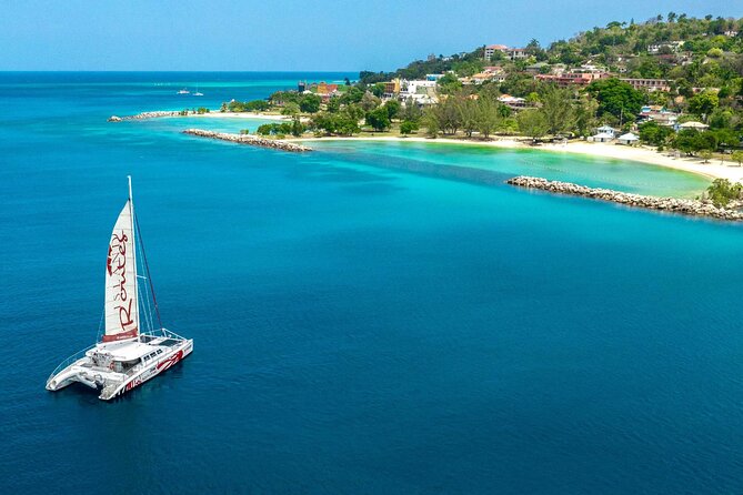 Reggae Catamaran and Snorkeling Open Bar Cruise Montego Bay - How the crew affects the day
