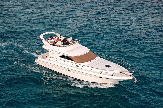 Rent a Private 46ft Yacht in Cancun - The crew is the strongest part of the package