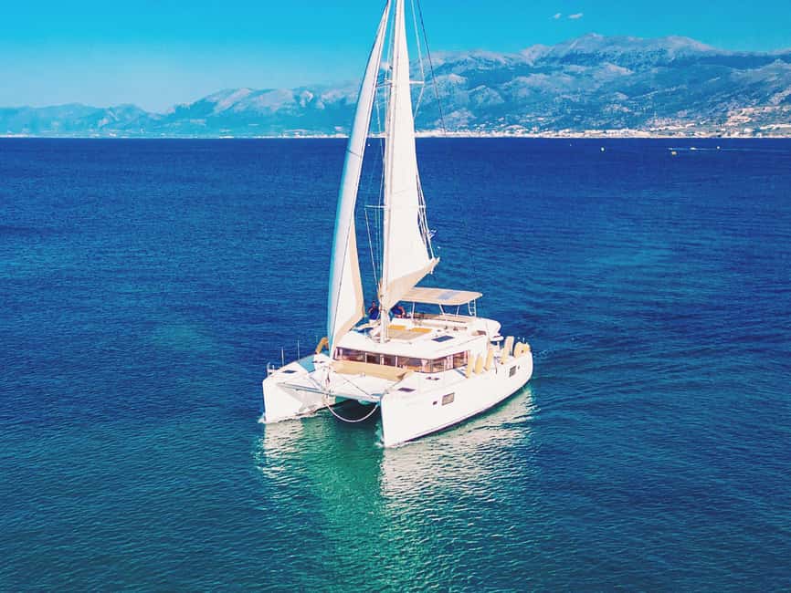Rethymno Premium Catamaran Cruise: Healthy Lunch & Open Bar - A Comfortable Start at Rethymno Port