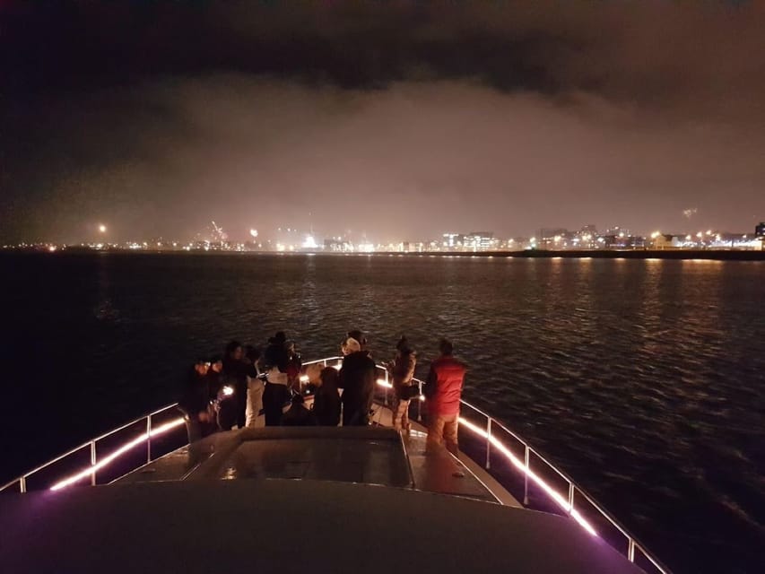 Reykjavík: New Year's Eve Northern Lights Yacht Cruise - What the yacht setting adds