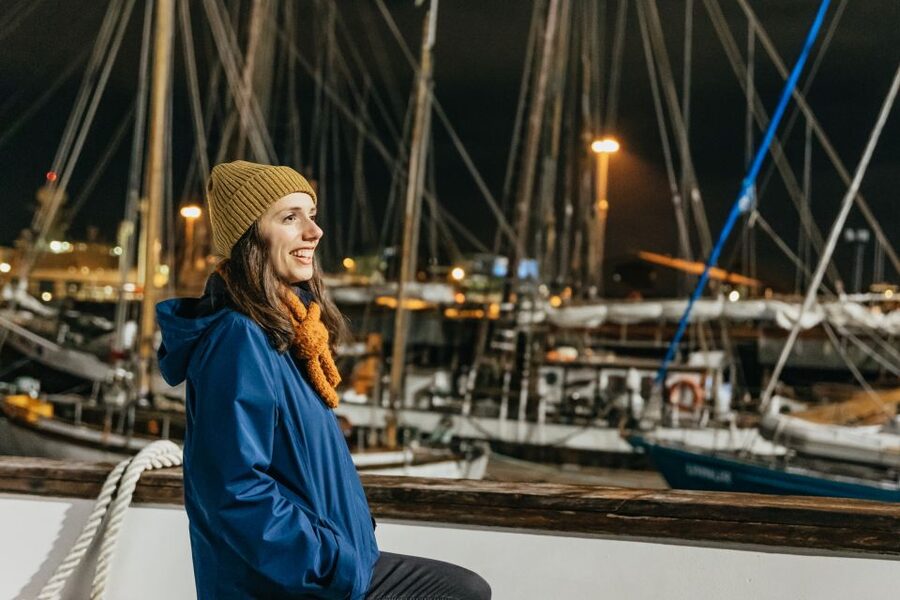 Reykjavik: Northern Lights Yacht Tour - The bar and lounge are part of the experience