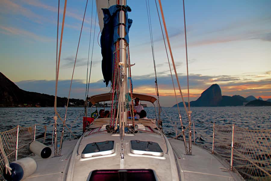 Rio de Janeiro: Guanabara Bay Sunset Sailing Tour & Drinks - Swimming near a beach, weather permitting
